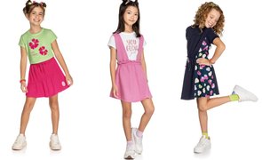 meninas usando roupas do estilo romântico