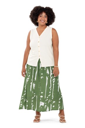 04 colete canelado com botoes rezzato adulto plus size feminino