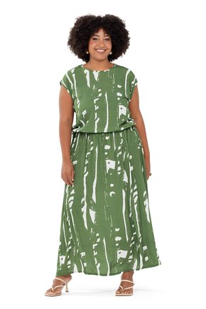 01 blusa estampada abstrata com ajuste rezzato adulto plus size feminino